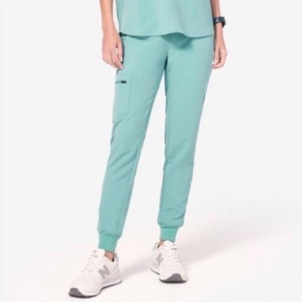 Figs Zamora Jogger Scrub Pants in XS petite